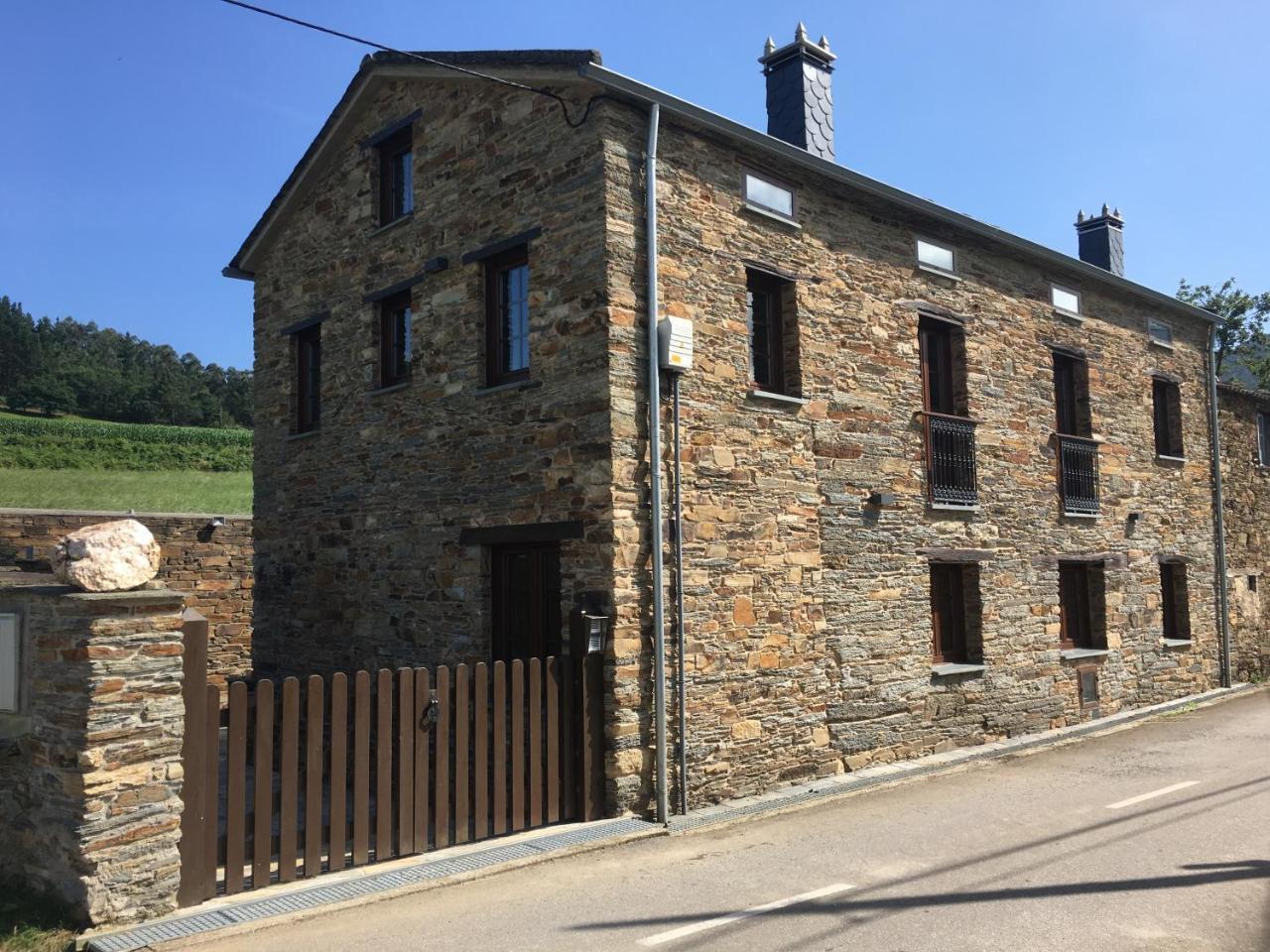 Apartamentos Carola San Tirso de Abres Dış mekan fotoğraf